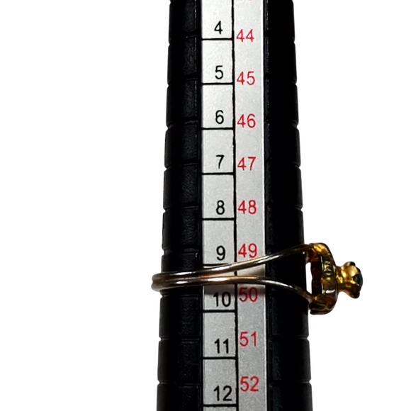 Gold Tone Vtg Ring Small Green Rhinestone Size 5.25 Floral - Picture 4 of 5